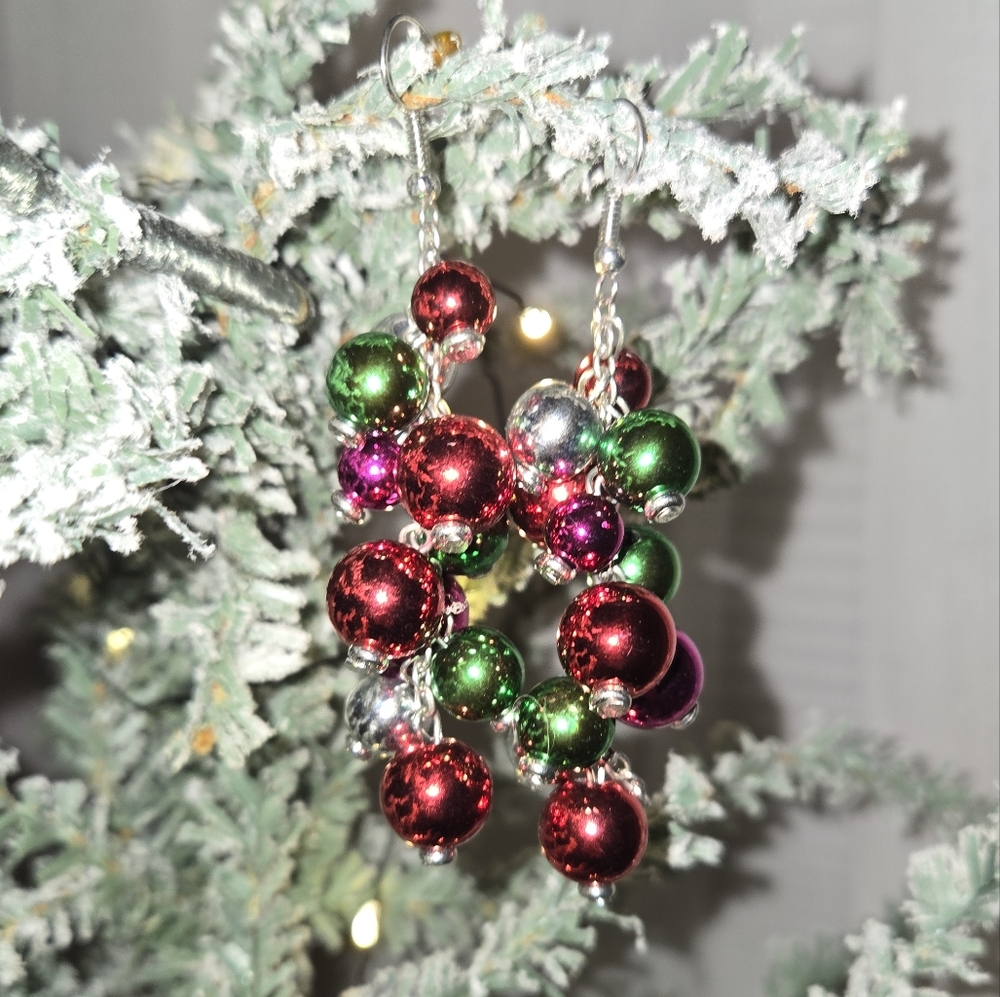 Christmas Circle Earrings